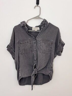 Cloth & Stone Faded Gray Rolled Short Sleeve Tie Front Button Up Top